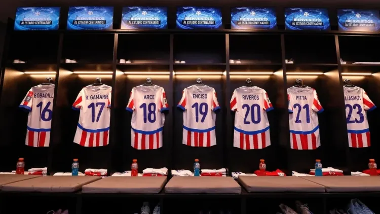 El Primer Onceno de Gustavo Alfaro: Paraguay Enfrenta a Uruguay en el Centenario