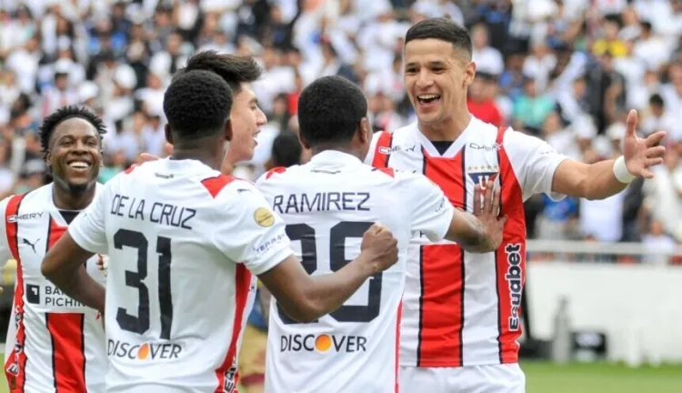 Alex Arce rompe récord histórico en Ecuador y apunta a otro logro con Liga de Quito