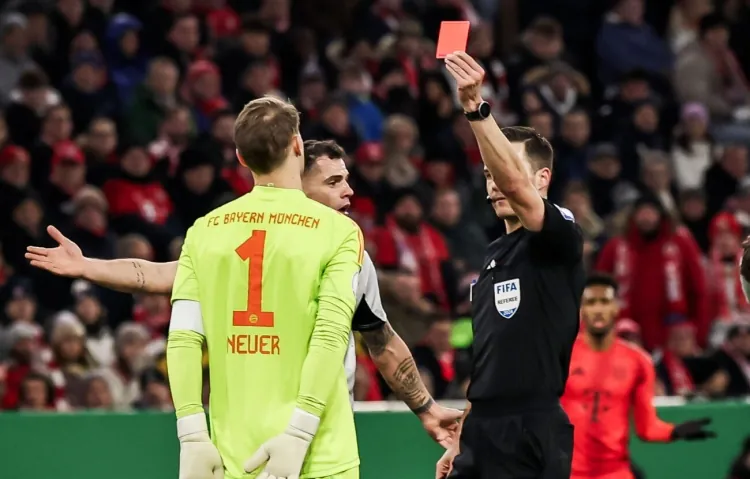 Manuel Neuer Vive un Momento Inédito: Primera Expulsión en Más de 850 Partidos